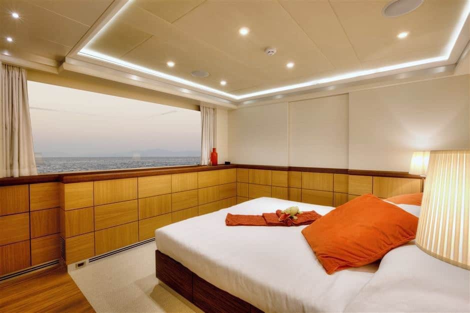 Quaranta luxury yacht for sale 3
